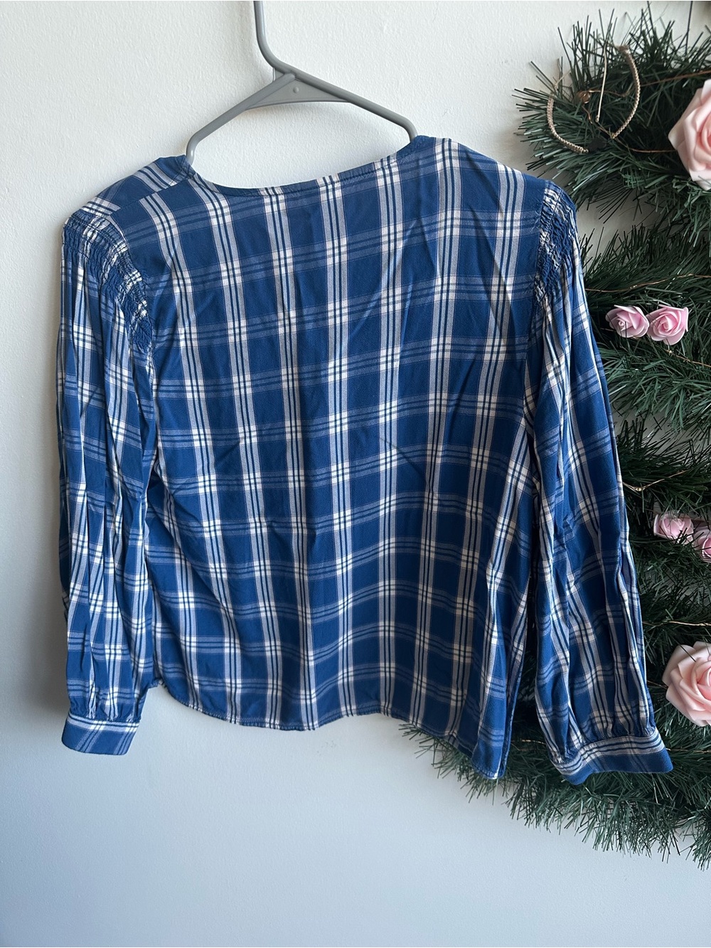 Old Navy Blue and White Plaid V-Neck Blouse - Picture 4 of 4